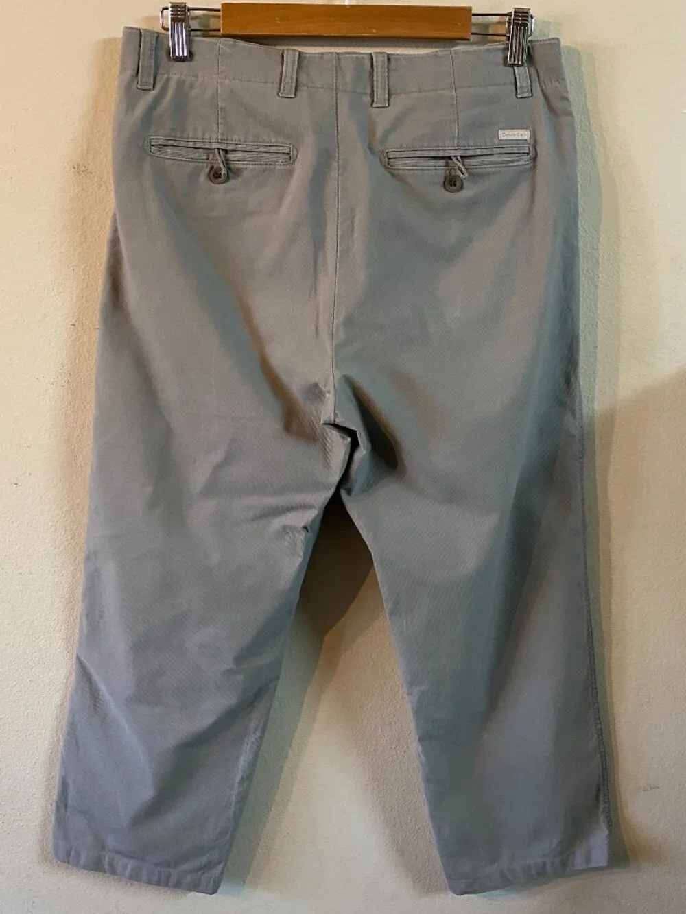 CALVIN KLEIN SIZE 31 LIGHT GRAY FLAT-FRONT STRAIGHT-LEG CASUAL CHINO PANTS